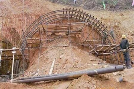 大竹钢花管锚杆施工